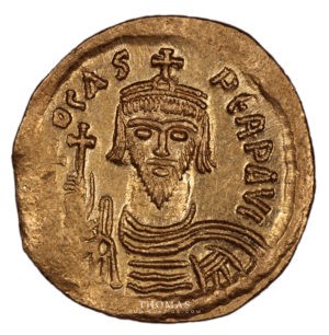 Avers de monnaie byzantine du solidus en or de Phocas