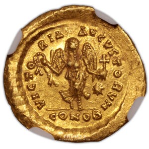 Théodose II – Tremissis or – Constantinople – NGC MS strike 5-5 – surface 4-5 revers