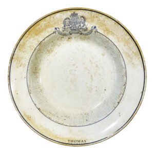 Intact porcelain bowl - logo of the Royal Mail Steam Packet Company - Shipwreck Treasure - Douro obverse